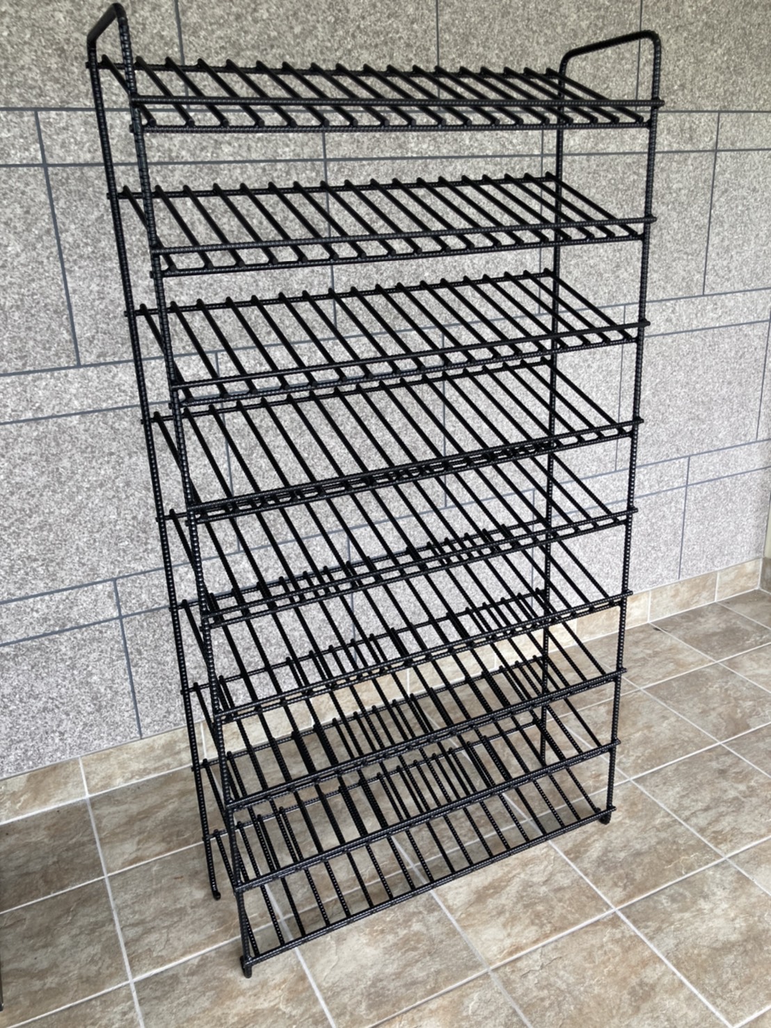 大容量斜め棚 インダストリアル ワインラック WR-001 - 株式会社